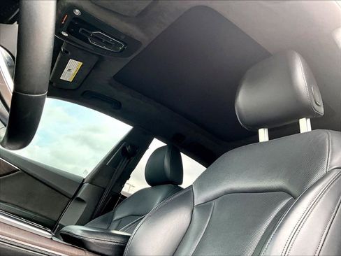 Used 2019 Audi Q8 Prestige w/ Luxury Package image 18