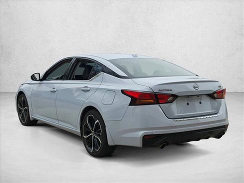 Used 2023 Nissan Altima 2.5 SR w/ SR Premium Package image 7