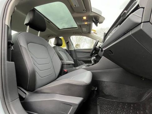 Certified 2025 Volkswagen Jetta SEL image 24