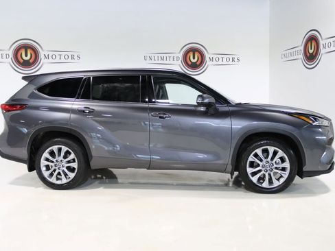 Used 2021 Toyota Highlander Limited image 9