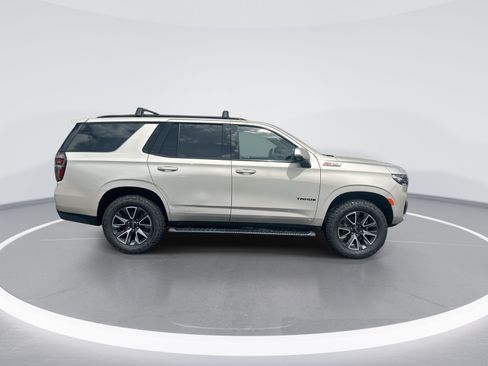 Used 2022 Chevrolet Tahoe Z71 w/ Luxury Package AWD/4WD image 10