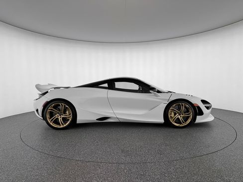 Used 2026 McLaren 750S RWD image 7