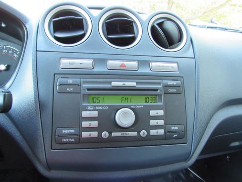 Used 2011 Ford Transit Connect XLT Premium image 19