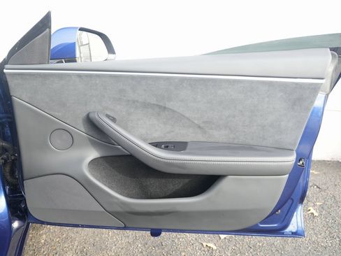 Used 2025 Tesla Model 3 Long Range image 33