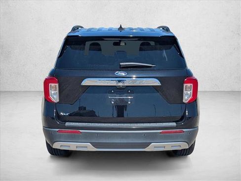 Used 2023 Ford Explorer XLT w/ Equipment Group 202A RWD image 6