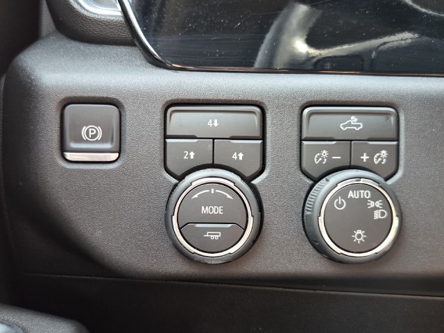 Used 2026 Chevrolet Silverado 2500 LT AWD/4WD image 16