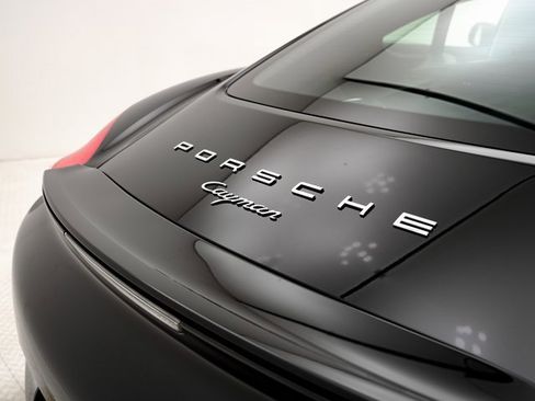 Used 2016 Porsche Cayman image 25