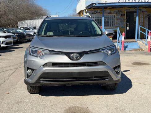 Used 2018 Toyota RAV4 Limited image 2