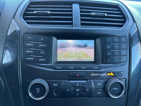 Used 2018 Ford Explorer FWD image 26