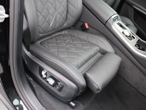 New 2026 BMW X5 xDrive40i w/ Executive Package image 26