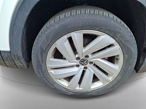 Used 2020 Volkswagen Atlas Cross Sport SE w/ Towing Package image 8