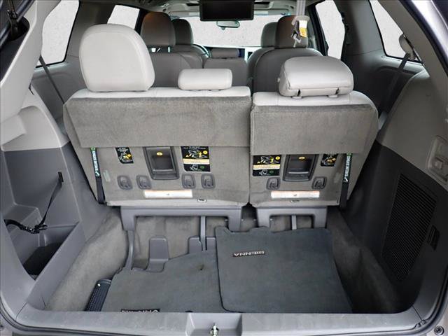 Used 2017 Toyota Sienna XLE Premium w/ Protection Package FWD image 8