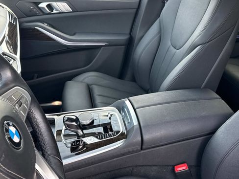 Used 2021 BMW X7 xDrive40i w/ Cold Weather Package image 22