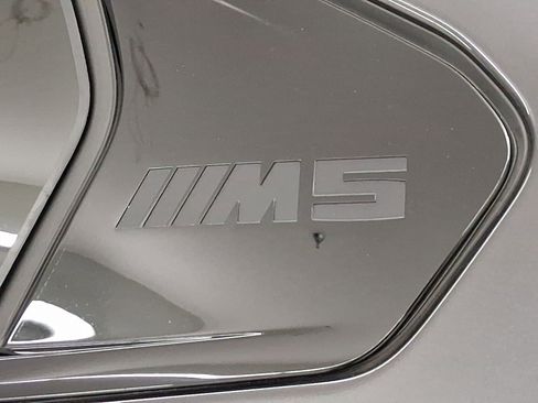 Used 2025 BMW M5 w/ Carbon Package image 31