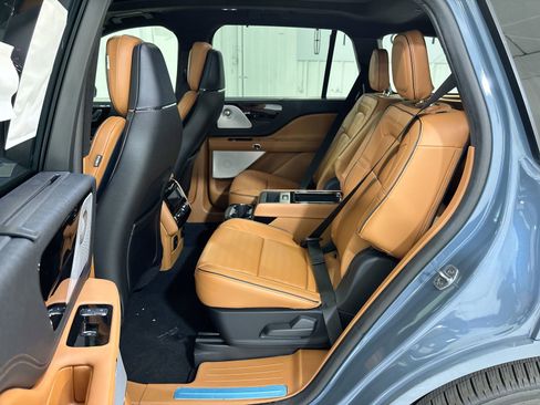 New 2025 Lincoln Aviator Black Label image 25