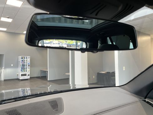 Used 2022 BMW X5 xDrive45e w/ M Sport Package image 30