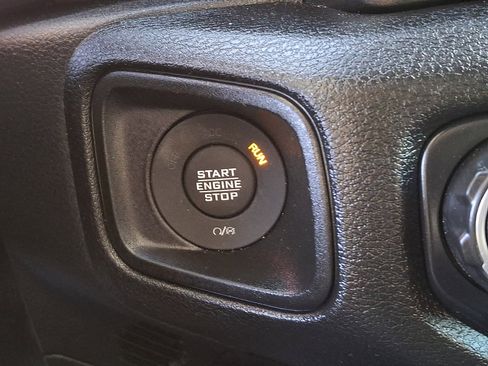 Used 2024 Jeep Wrangler Unlimited Sport image 22