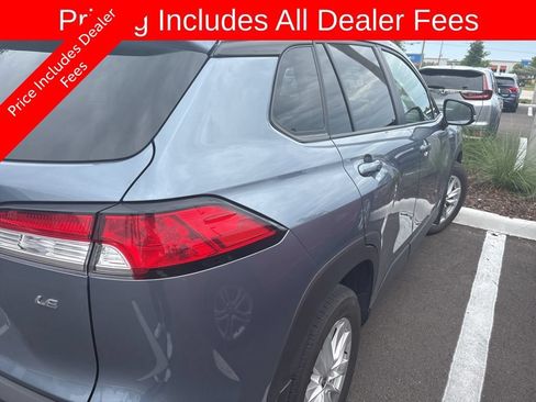 Used 2025 Toyota Corolla Cross LE FWD image 4