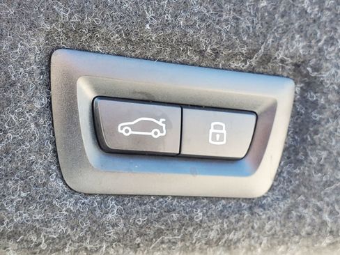 Used 2025 BMW 530i image 9