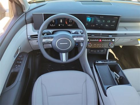 New 2026 Hyundai Tucson Blue SE image 7