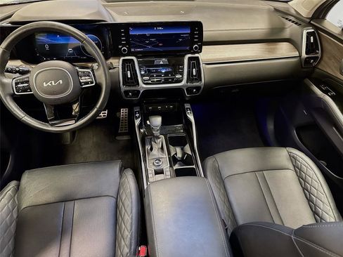 Used 2022 Kia Sorento SX Prestige image 24