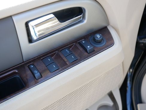 Used 2013 Ford Expedition XLT image 19