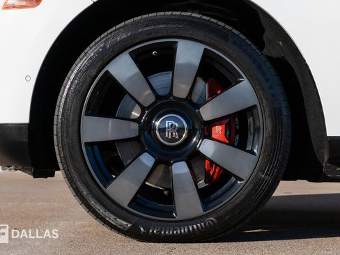 Used 2022 Rolls-Royce Cullinan image 9