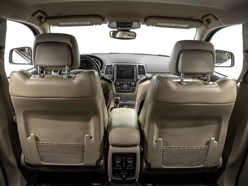 Used 2018 Jeep Grand Cherokee Limited image 21