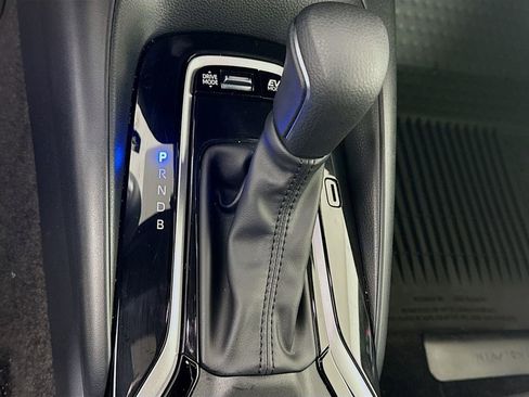 Certified 2024 Toyota Corolla SE w/ Convenience Package image 17