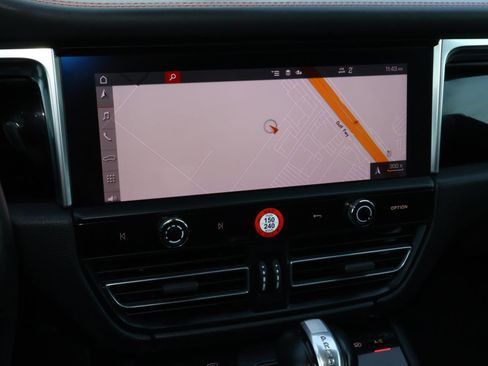 Used 2023 Porsche Macan S image 30