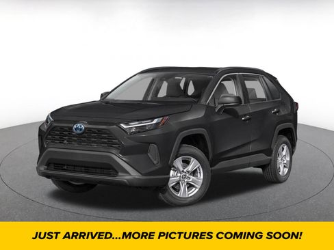 Used 2025 Toyota RAV4 LE AWD/4WD image 1