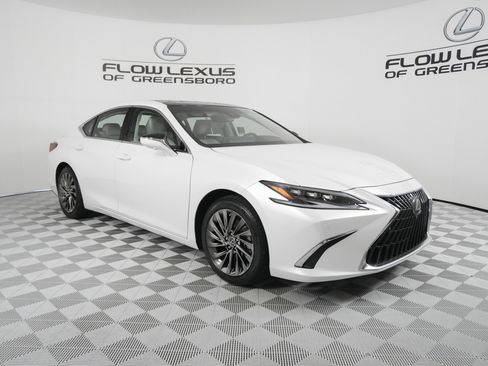 Certified 2025 Lexus ES 350 Ultra Luxury image 3