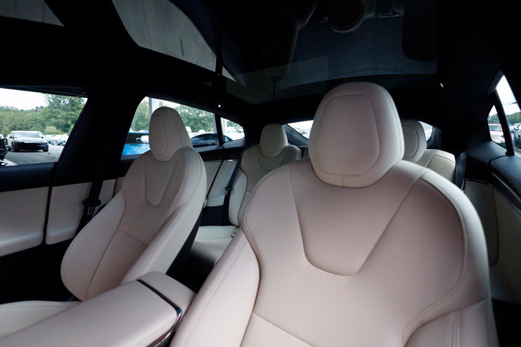 Used 2023 Tesla Model S AWD/4WD image 33