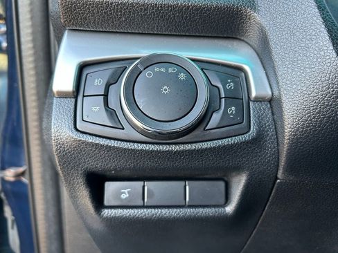 Used 2016 Ford Explorer XLT w/ Equipment Group 202A image 21