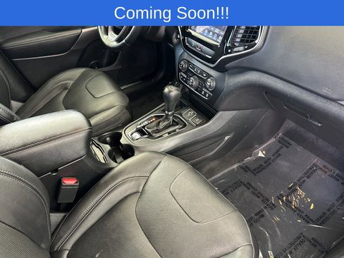 Used 2019 Jeep Cherokee Limited image 17