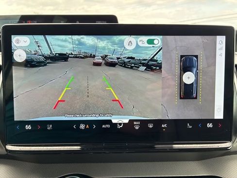 Used 2025 Ford Expedition Active image 44