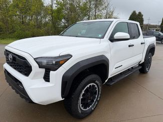 Used 2024 Toyota Tacoma TRD Off-Road AWD/4WD video 1