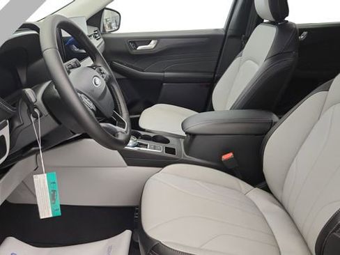 New 2026 Ford Escape SE w/ PHEV Premium Package FWD image 10