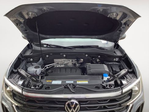 New 2026 Volkswagen Atlas Cross Sport SE image 12