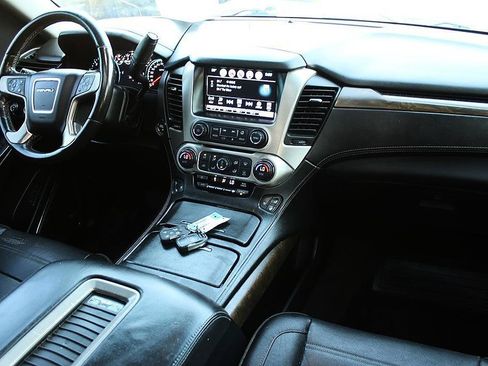 Used 2018 GMC Yukon XL Denali w/ Denali Ultimate Package AWD/4WD image 21
