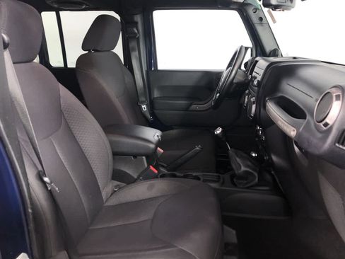 Used 2013 Jeep Wrangler Unlimited Sport image 17