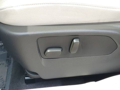 Used 2023 Buick Envision Avenir AWD/4WD image 12