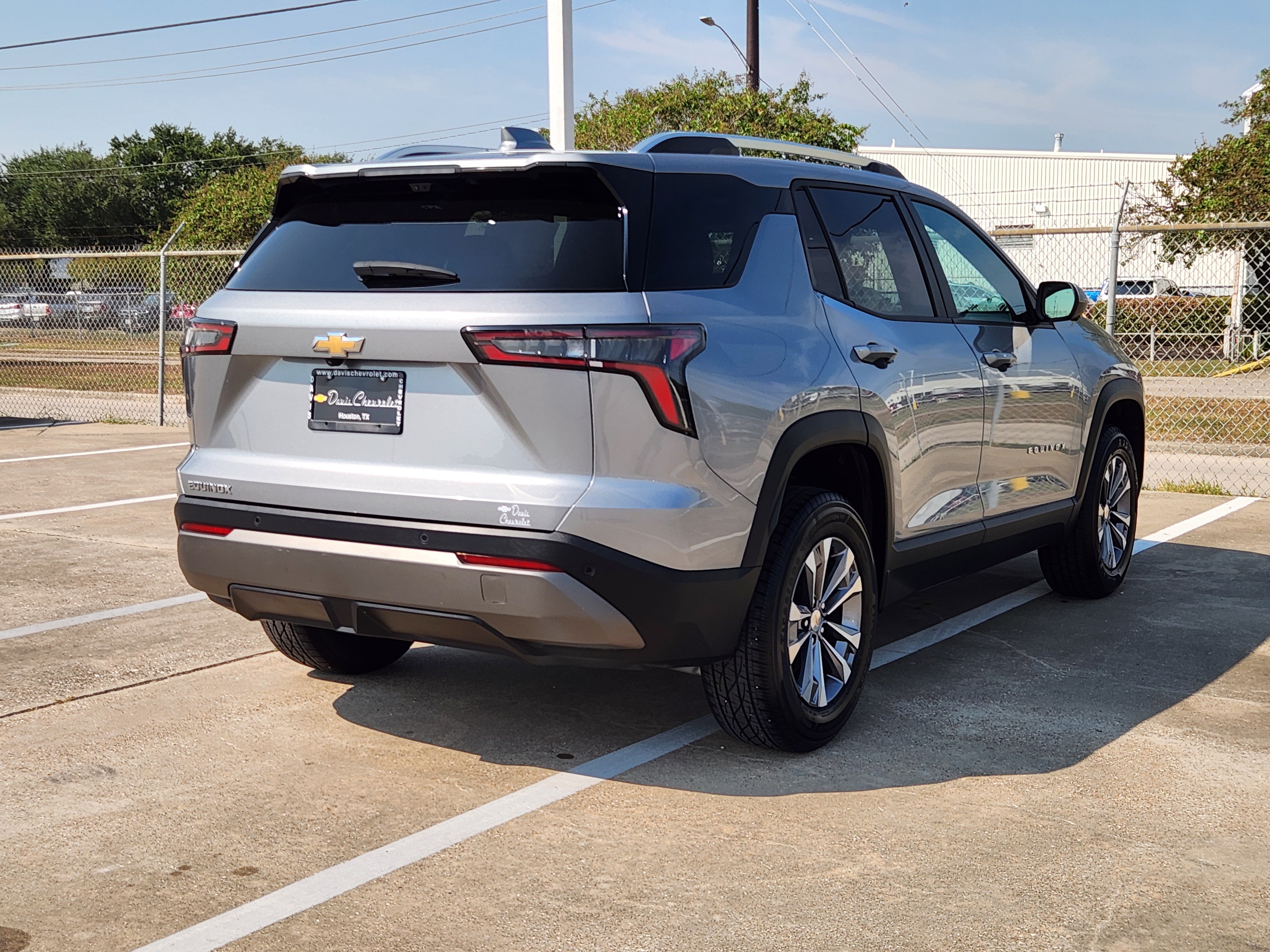 Used 2025 Chevrolet Equinox LT w/ Convenience Package II FWD image 6
