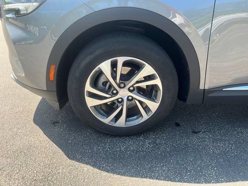 Used 2021 Buick Envision Essence AWD/4WD image 11