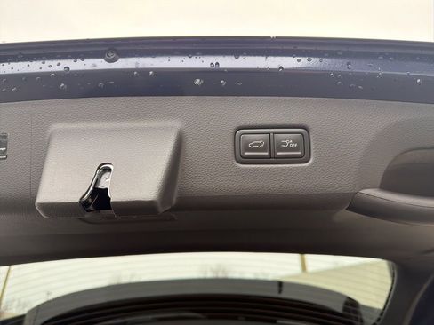 New 2026 Kia Carnival EX image 18