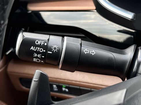 Used 2023 Acura MDX SH-AWD w/ Technology Package image 23