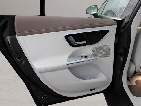 Used 2025 Mercedes-Benz EQE 350+ 4MATIC Sedan image 12