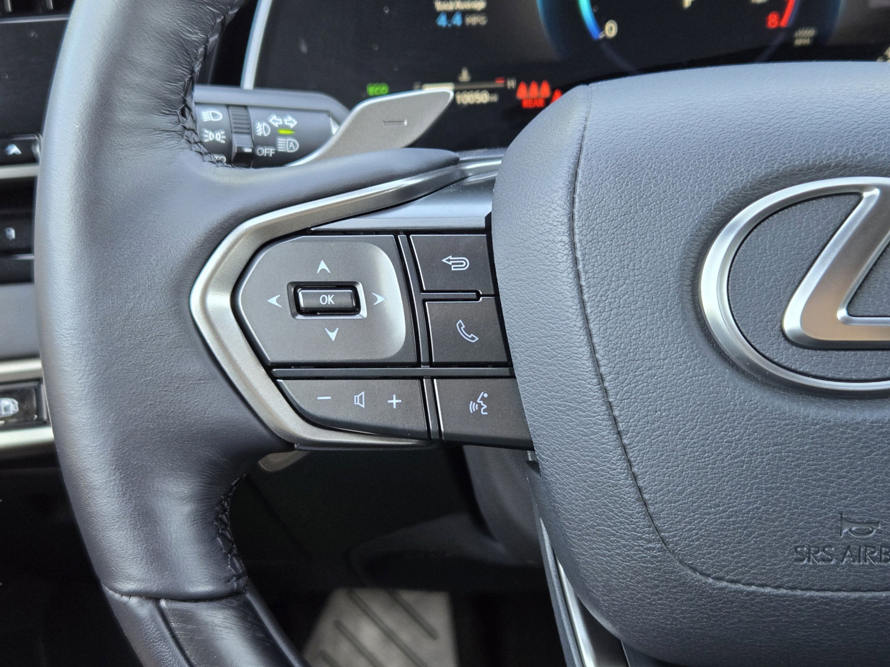Used 2025 Lexus RX 350 Premium w/ Accessory Package (Z1) FWD image 25