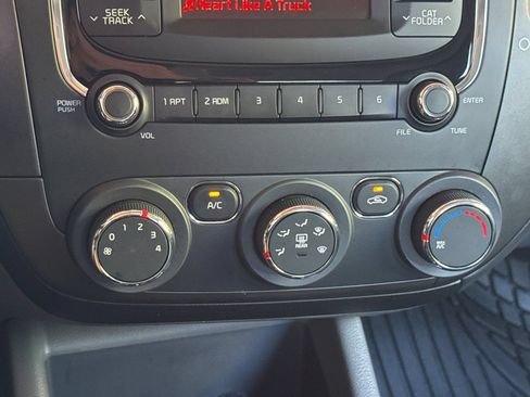 Used 2017 Kia Forte LX FWD image 18