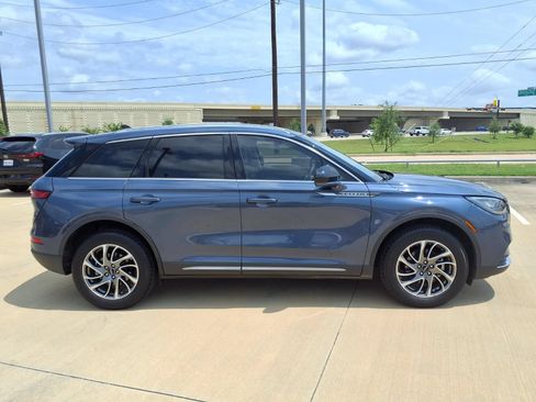 Used 2022 Lincoln Corsair FWD w/ Equipment Group 101A image 8